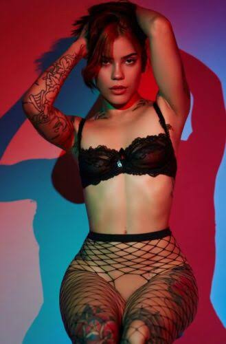 Maltepe Escort Emine – Maltepe’nin Sokaklarını Seven 40 Yaşında Zarif Bir Kadın